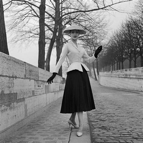 dior new look v&|christian dior 1947 fashion style.